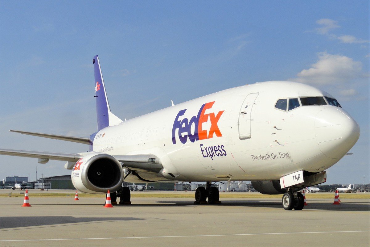 OO-TNP      737-45D(BDSF)      FedEx