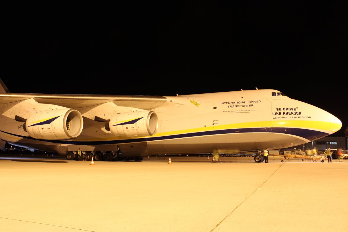 UR-82072(night5).jpg