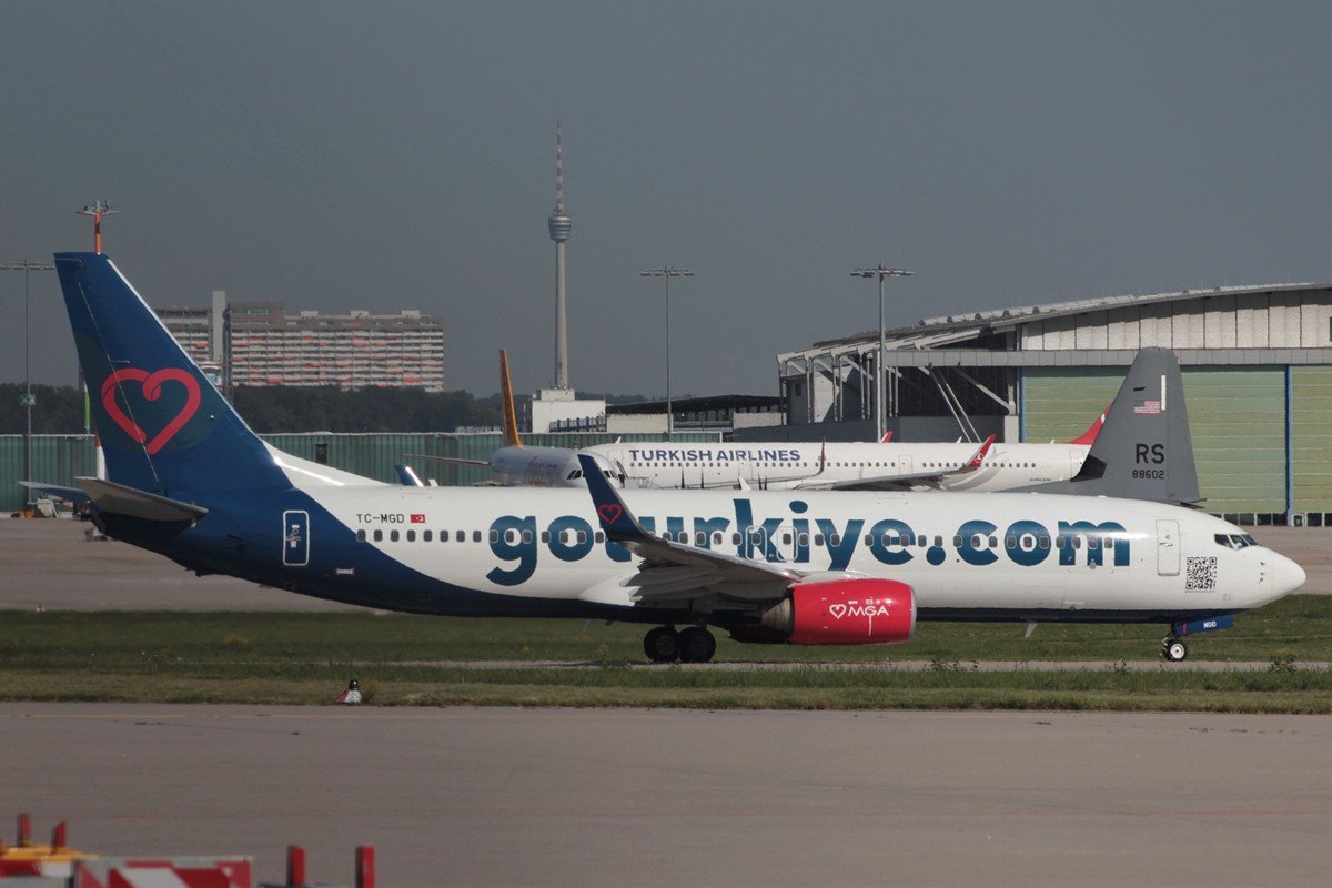 TC-MGD    737-8K5(WL)      Mavi Gök Airlines
