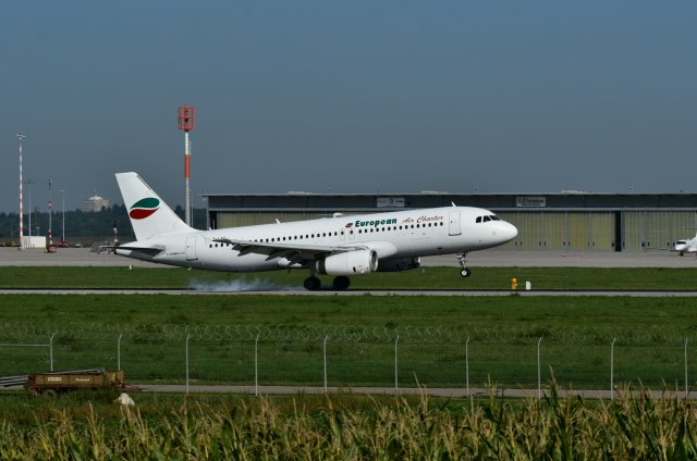LZ-LAC A320-231 European Air Charter
