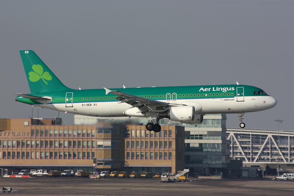 comp_Aer Lingus EI-DEB.jpg