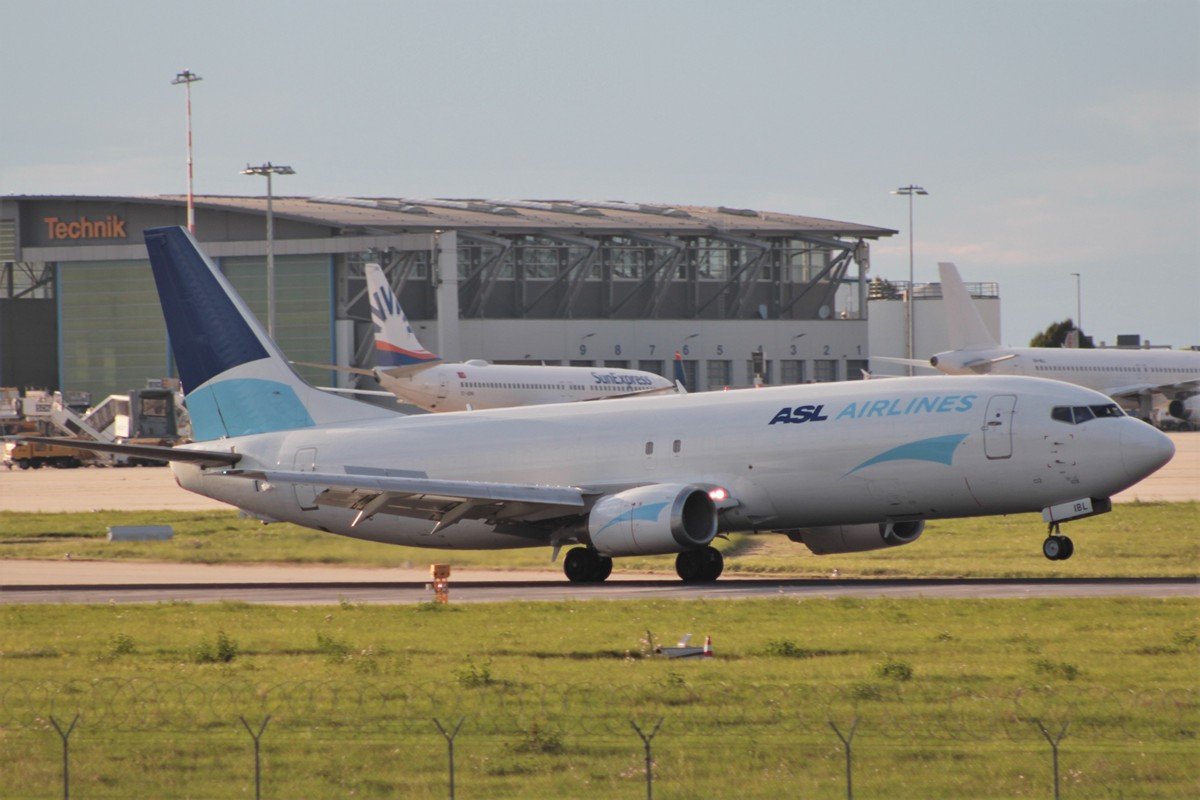 OE-IBL      737-490(SF)      ASL Airlines