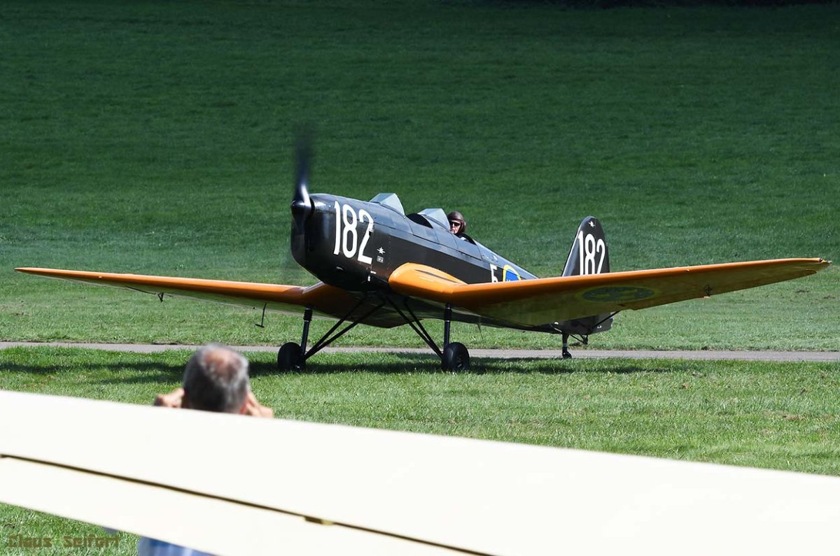 D-EBUX.jpg