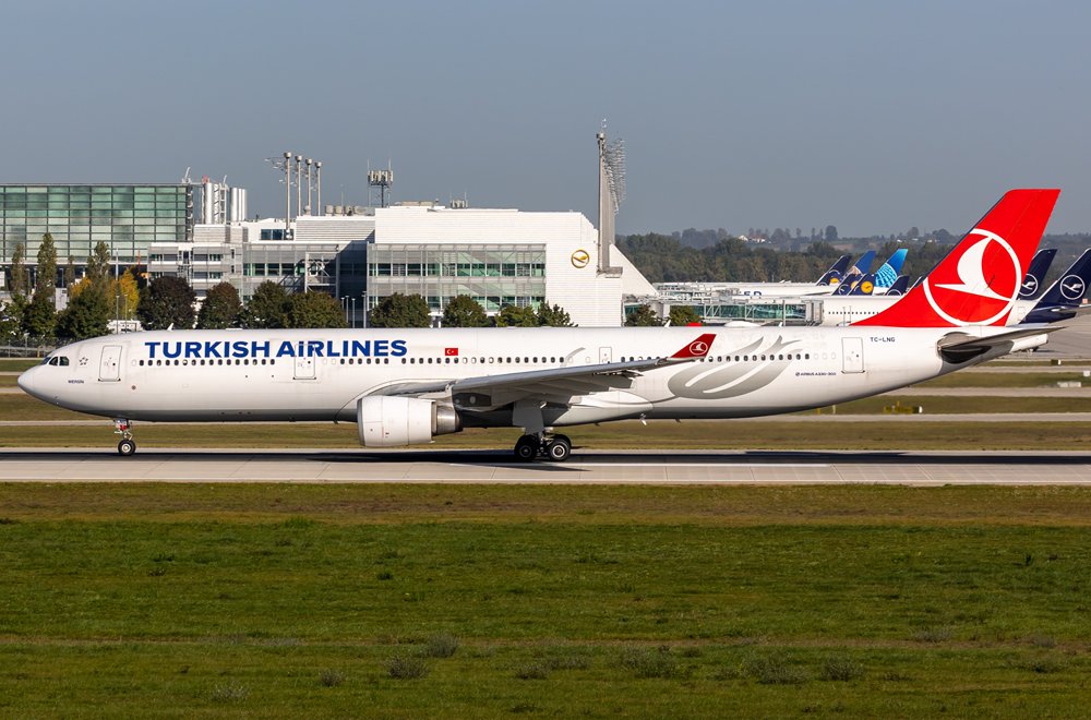 Turkish Airlines / TC-LNG / Airbus A330-303