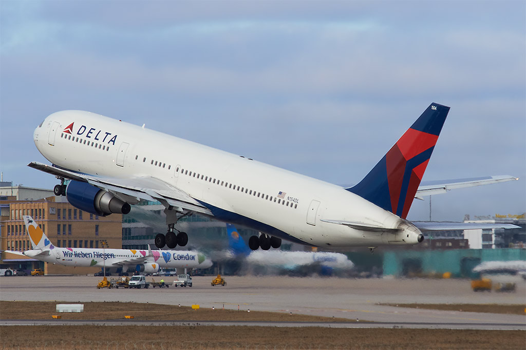 Delta Air Lines Boeing 767-3P6(ER) N154DL