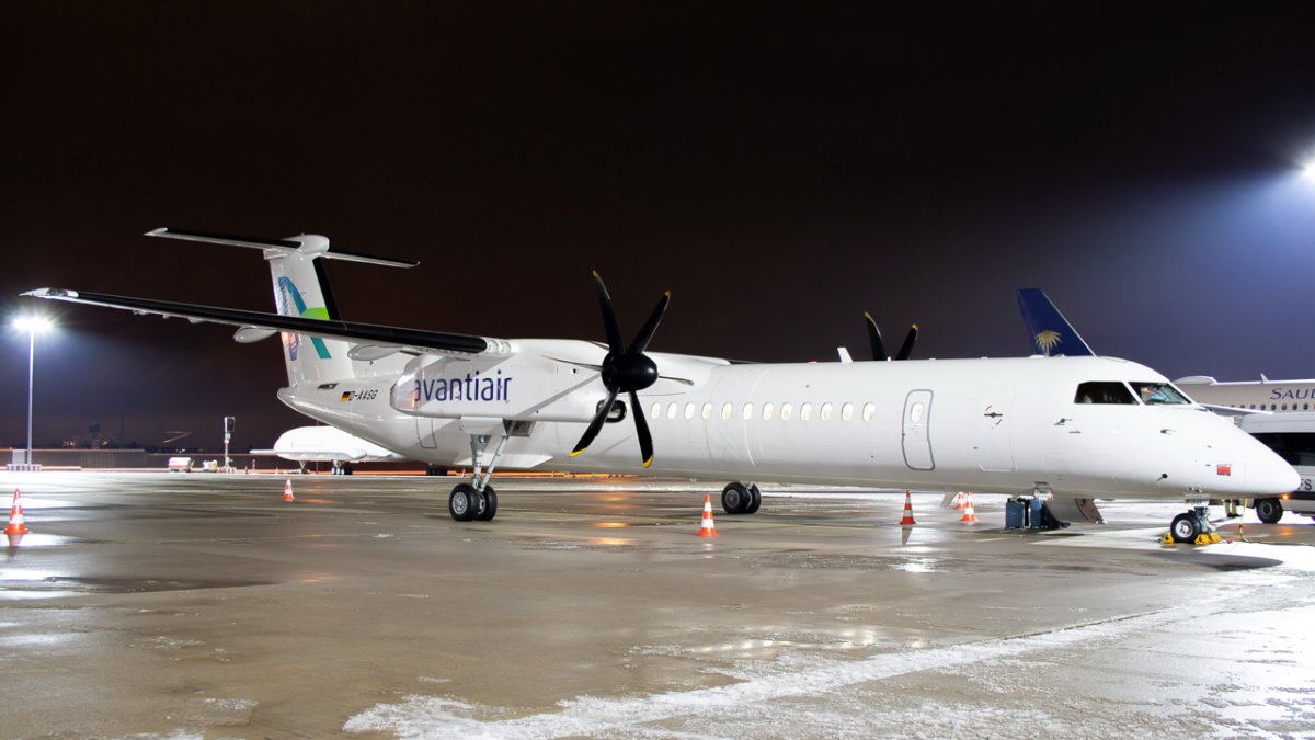 Bombardier DHC-8-402Q Dash 8 Avanti Air