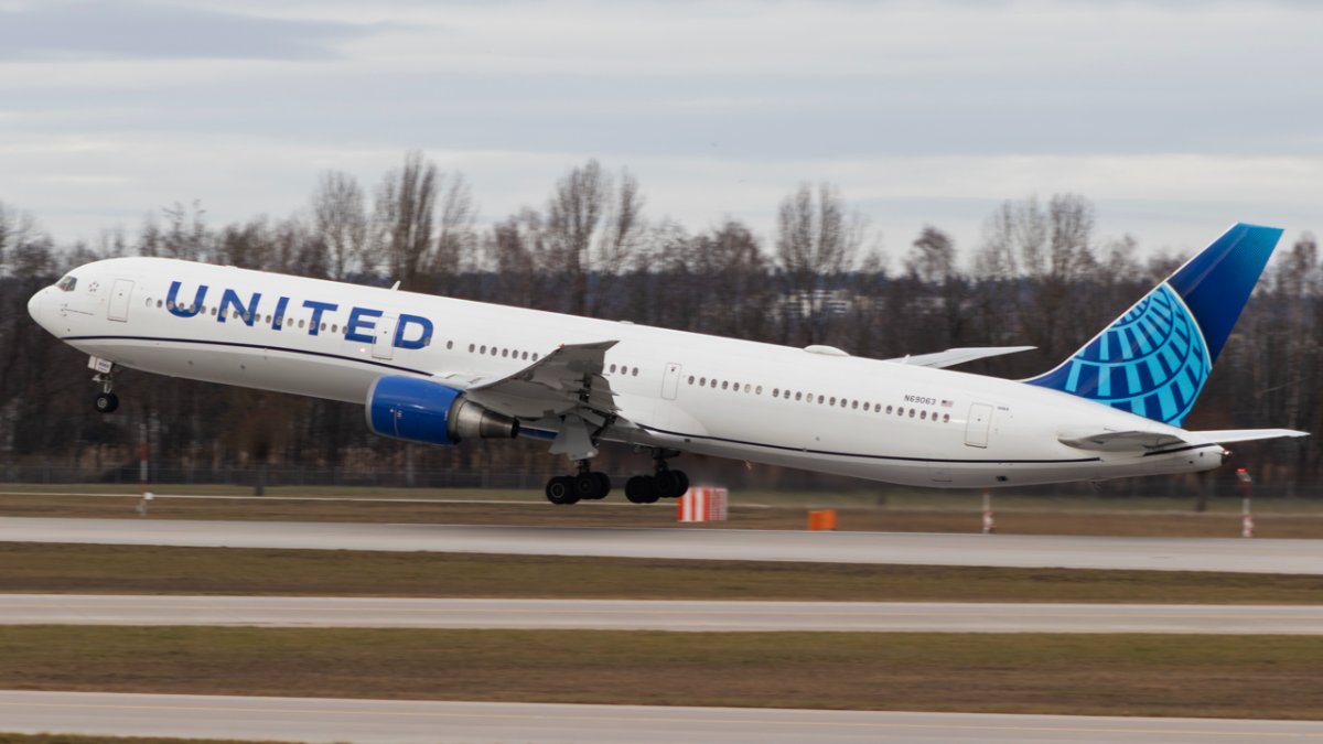 United N69063 B767-424(ER)