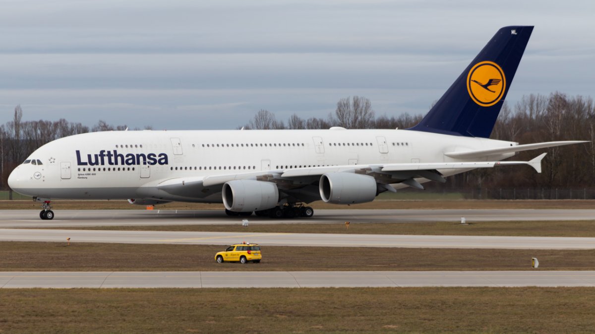Lufthansa D-AIML A380-841