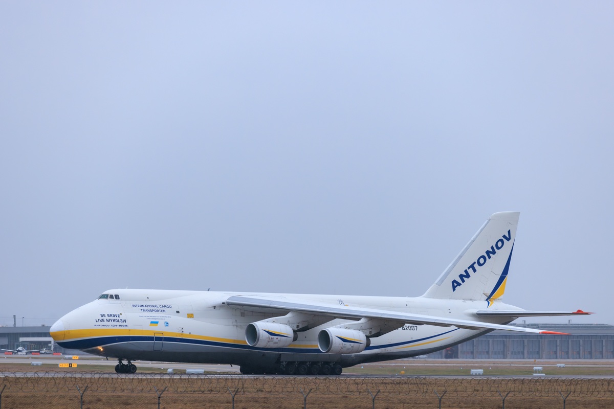 24-01-07_AN-124, STR, UH-8200-4.jpg
