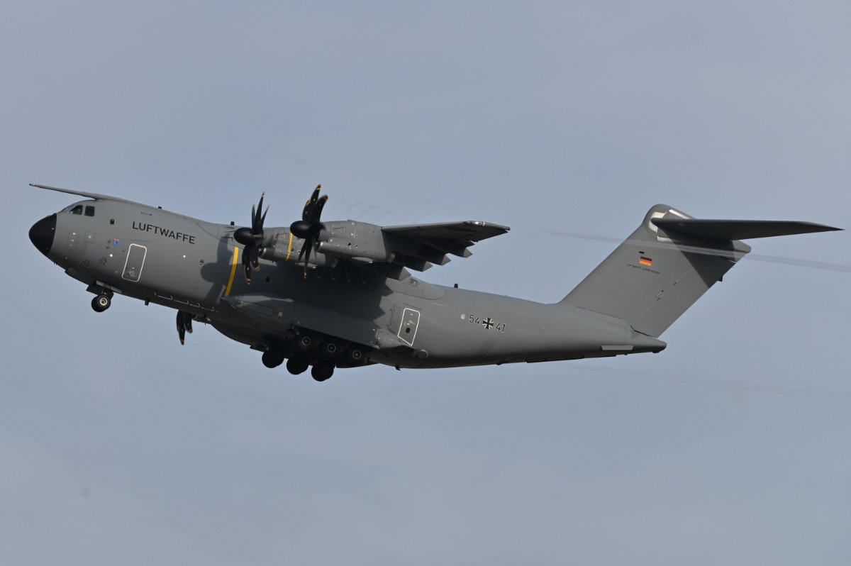 53+41 Luftwaffe Airbus A400 M-180.JPG