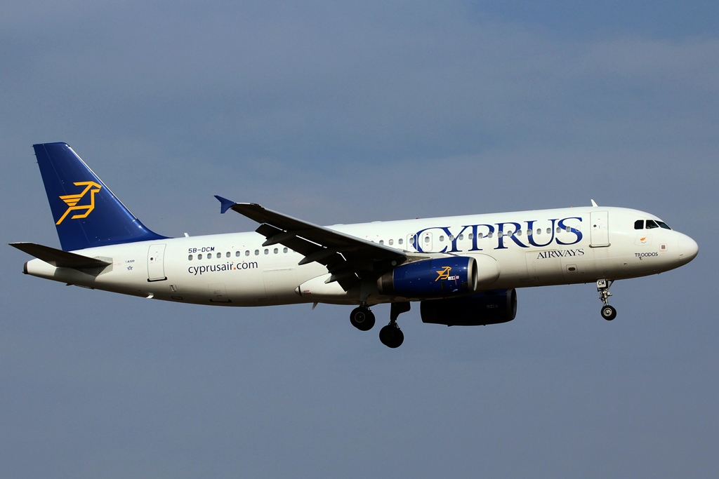 5B-DCM  Airbus A320-232  Cyprus Airways.JPG