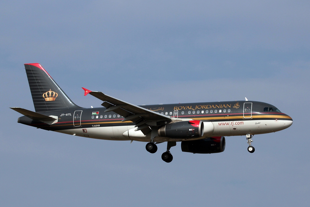 JY-AYL  Airbus A319-132  Royal Jordanian.JPG