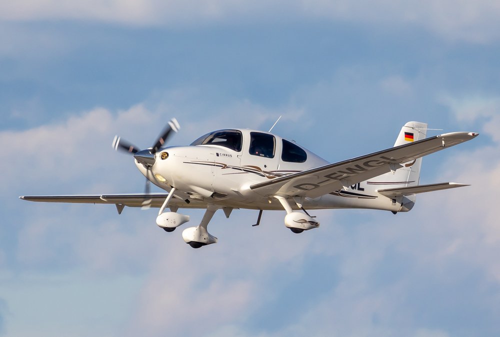 Private / D-EWGL / Cirrus SR22 G3-GTS