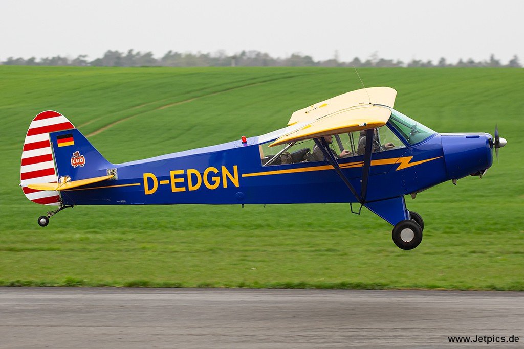 D-EDGN300324a.jpg