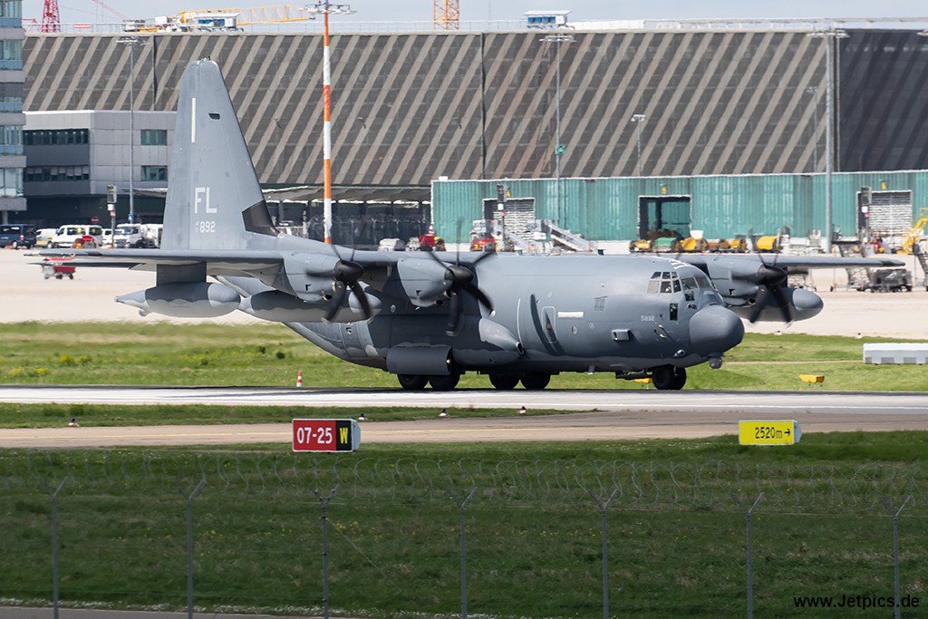 17-5892100424.jpg