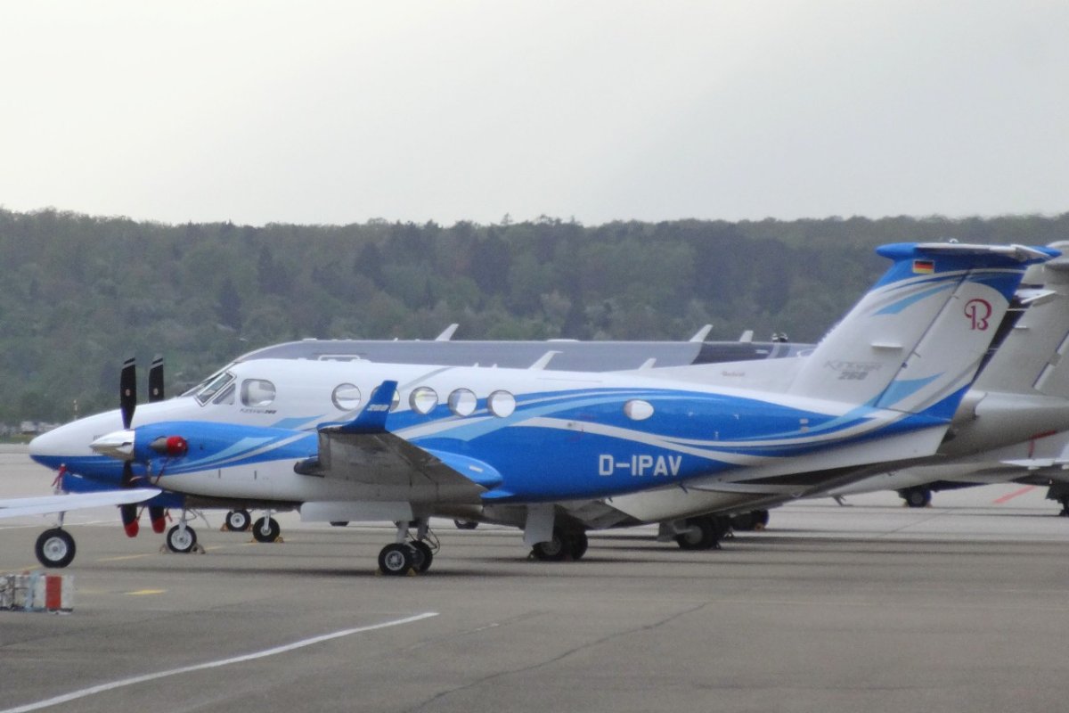 D-IPAV         Beech King Air 260                Pro Air