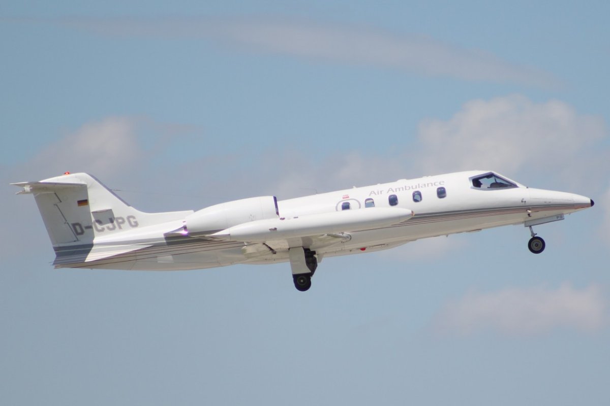 D-CJPG       Learjet 35A       Quick Air