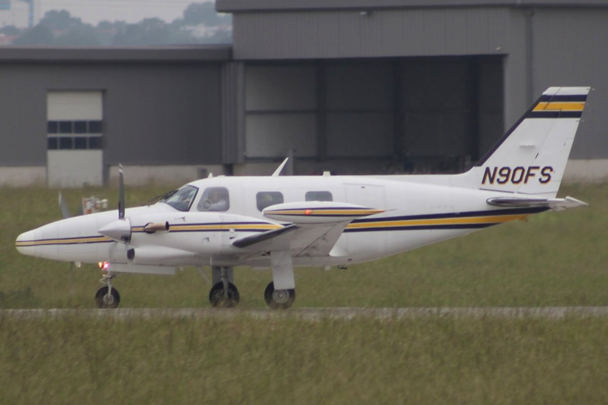 N90FS          Piper PA-31T Cheyenne II