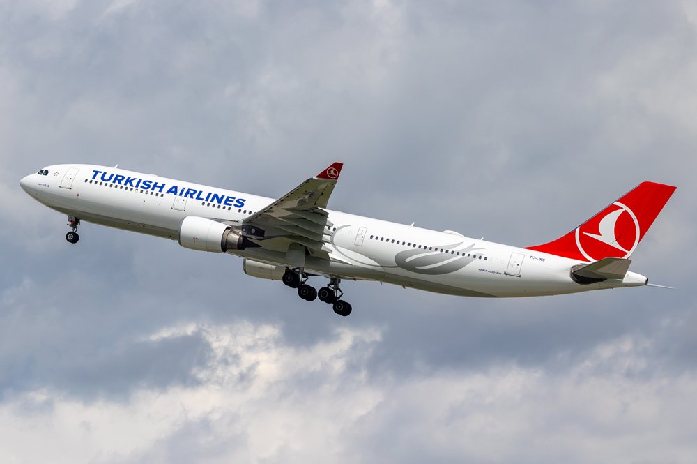 Turkish Airlines / TC-JNS / Airbus A330-303