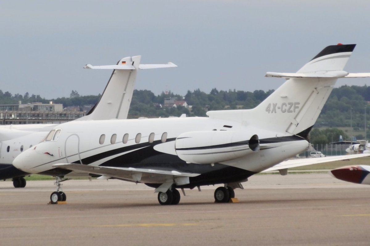 4X-CZF            Hawker 800 XP