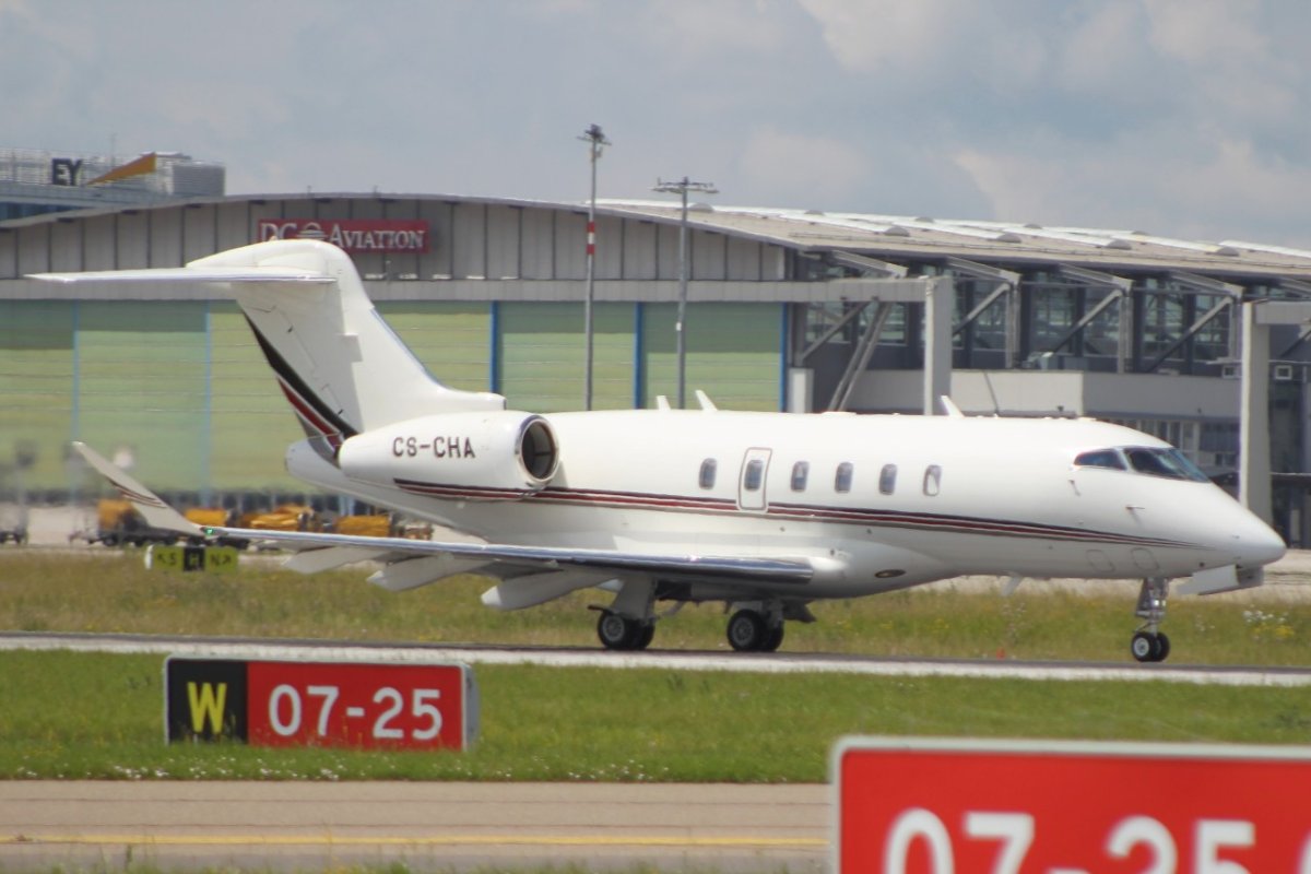 CS-CHA     Bombardier Challenger 350     Netjets