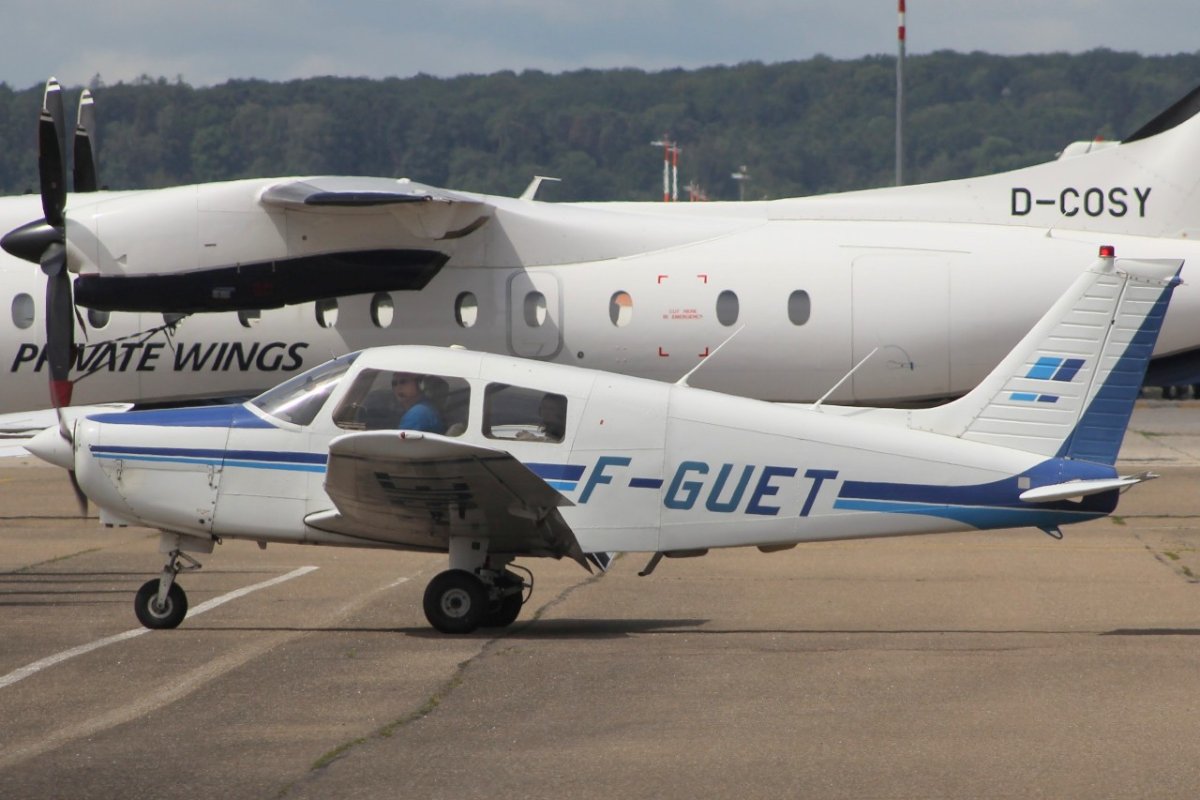 F-GUET       Piper PA-28-161 Cadet