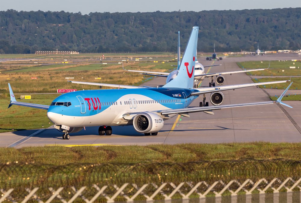 TUI / D-AMAY / Boeing 737-8 MAX