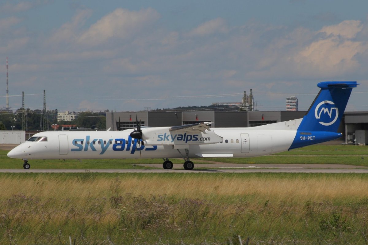 9H-PET        DH Canada Dash 8-400     SkyAlps