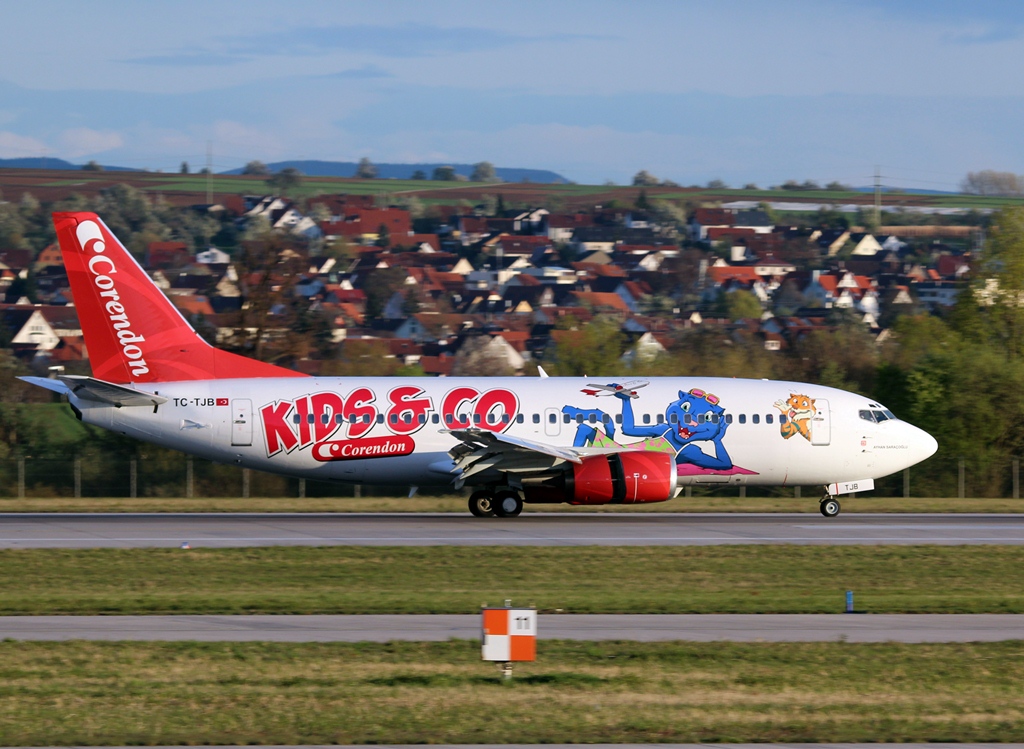 TC-TJB  Boeing 737-3Q8  Corendon Airlines.JPG