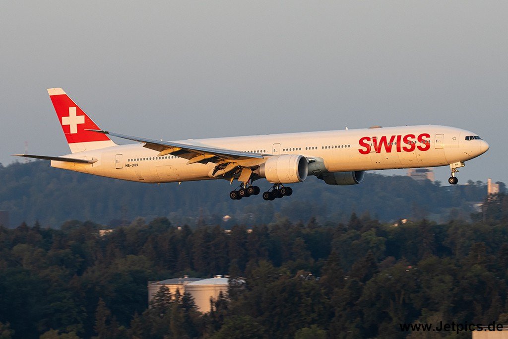 HB-JNH300724.jpg