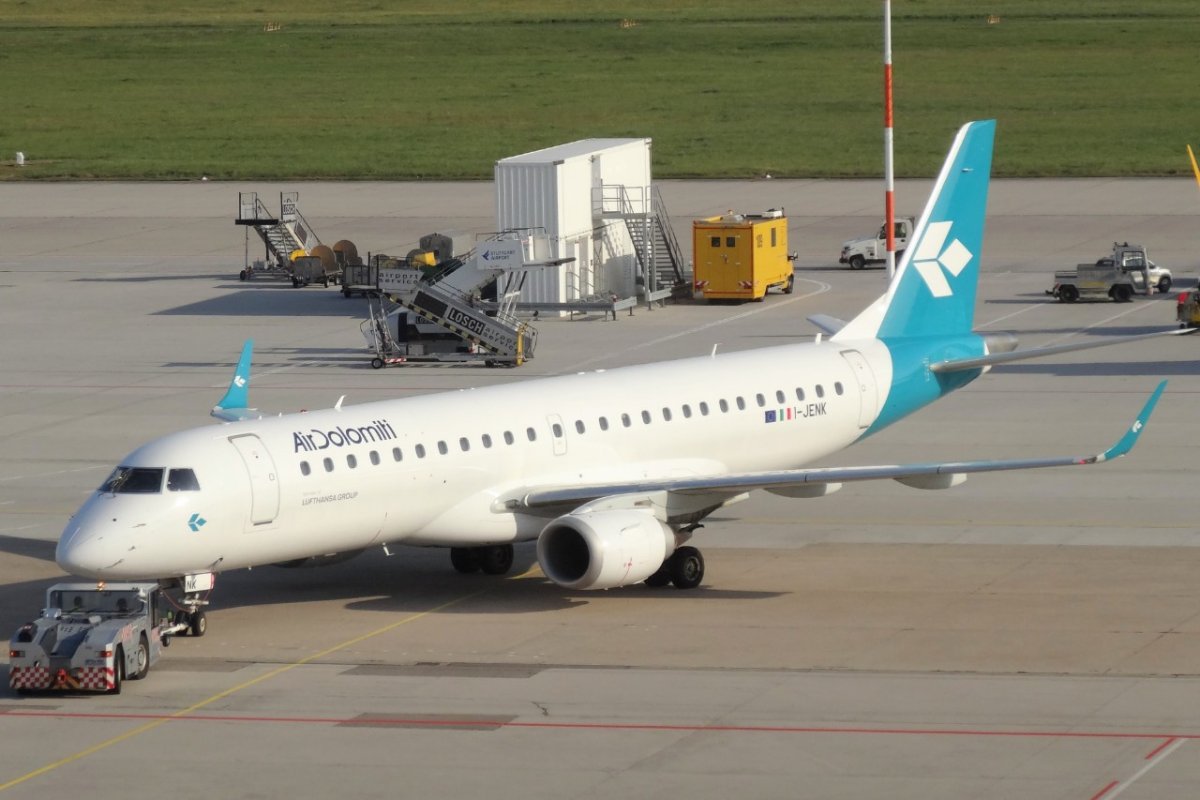 I-JENK         Embraer E190LR       Air Dolomiti