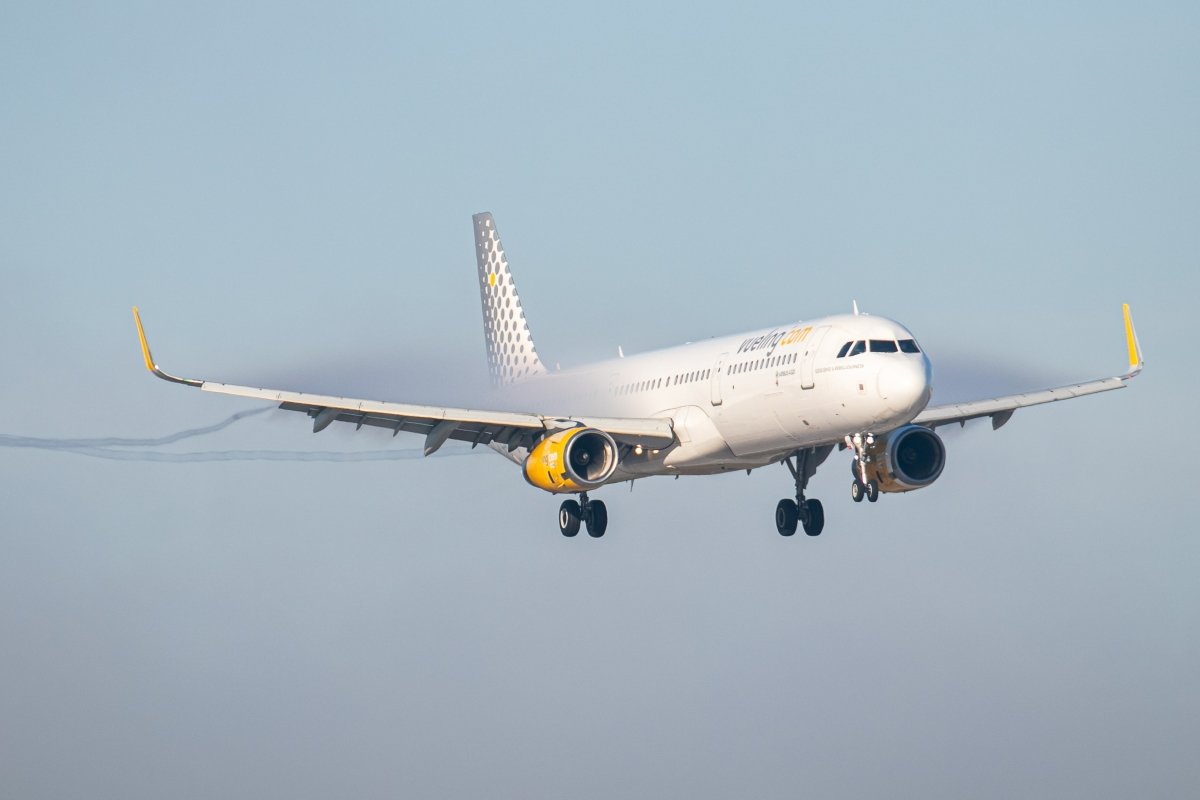 29.9.2024_Vueling_EC-MHA_A321.jpg