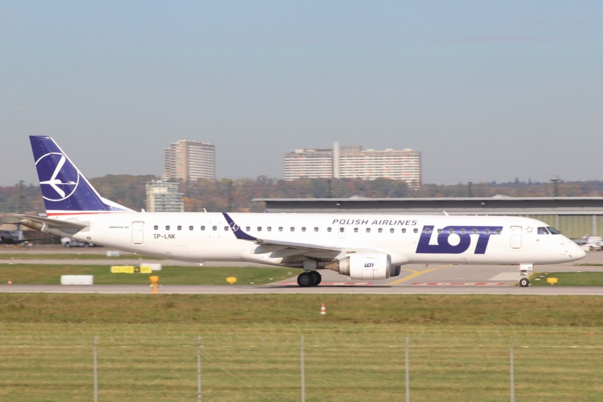 SP-LNK           Embraer ERJ-195AR          LOT