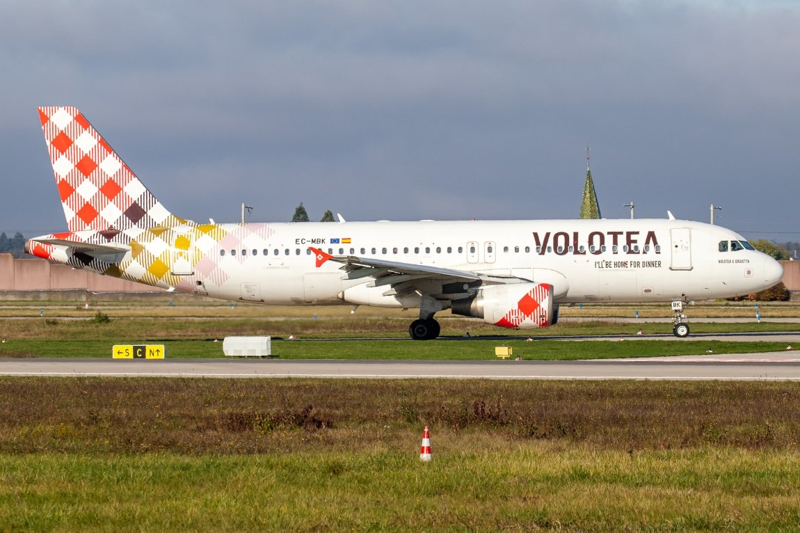 26.10.2024_Volotea_EC-MBK_A320.jpg