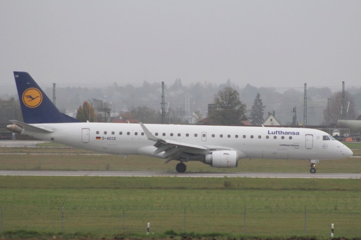 D-AECE         Embraer E190LR        Lufthansa