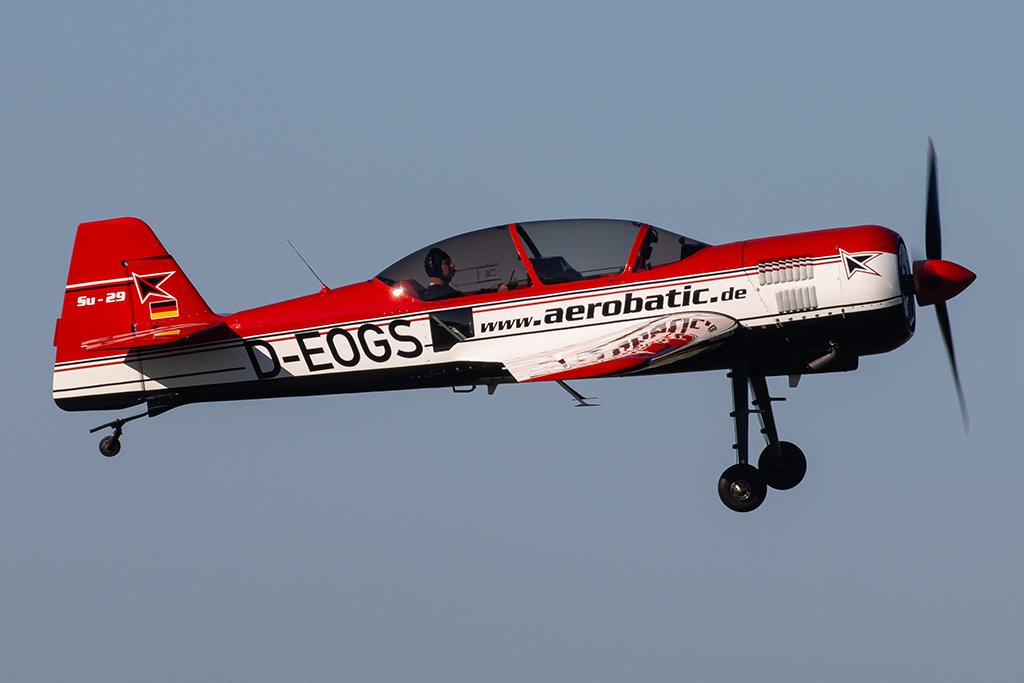 D-EOGS251024b.jpg