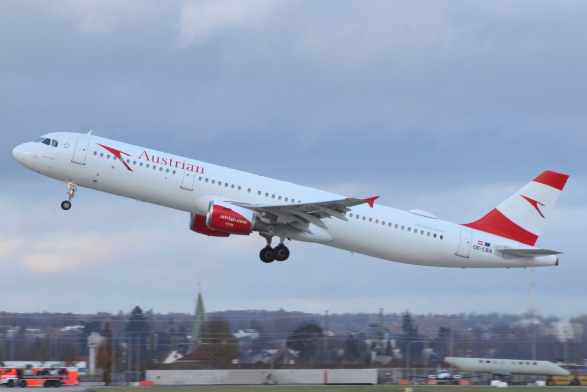 OE-LBA         A322-111        Austrian Airlines