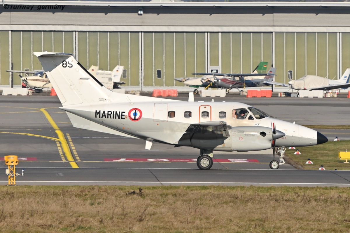 Embraer E121 &quot; Xingu &quot; /  French Navy / 85