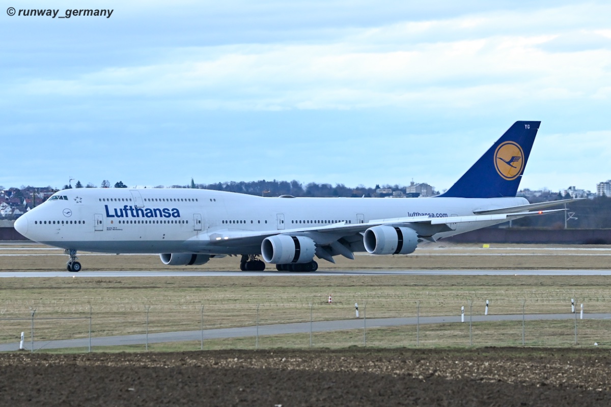 D-ABYG // Lufthansa // Boeing 747-830