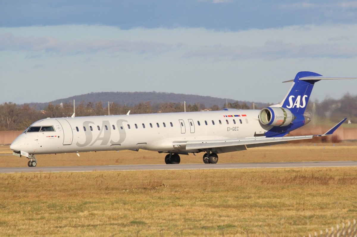 EI-GEC         CRJ-900LR         SAS