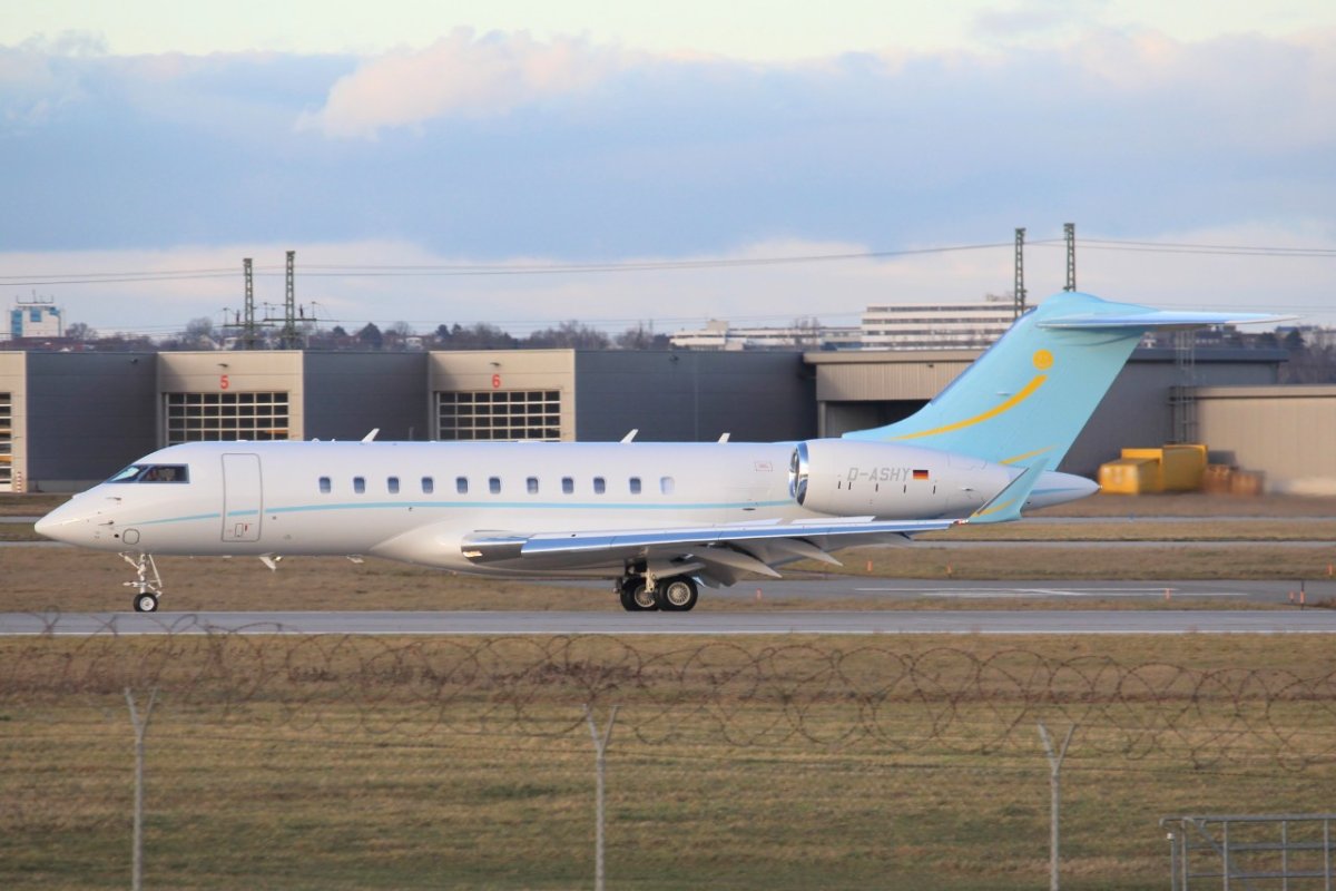 D-ASHY           Bombardier Global 5500      ProAir Aviation