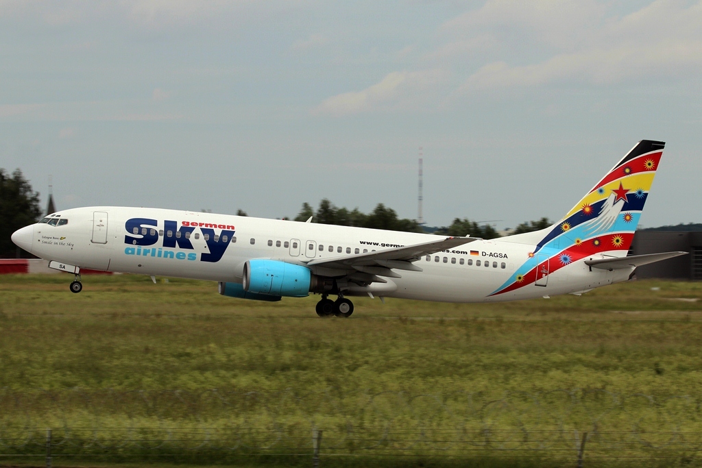 D-AGSA  Boeing 737-883  German Sky Airlines.JPG