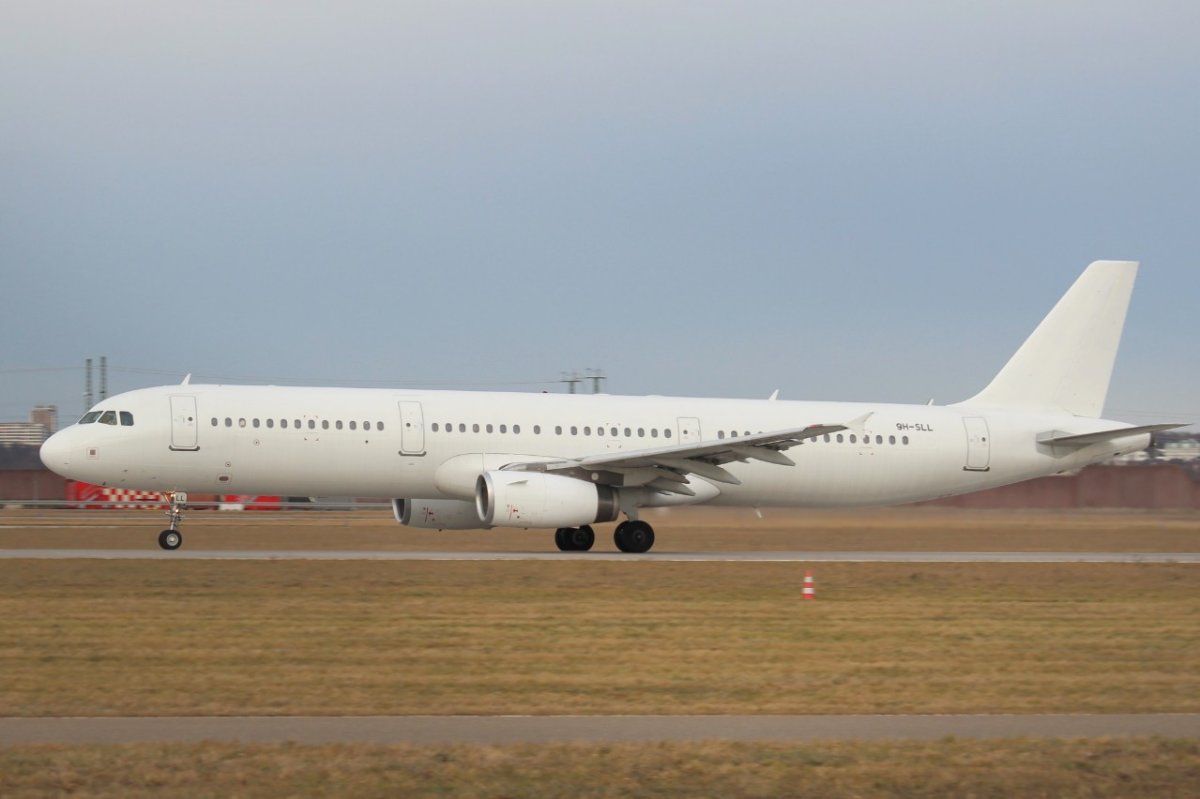 9H-SLL          A321-231     Smartwings Malta