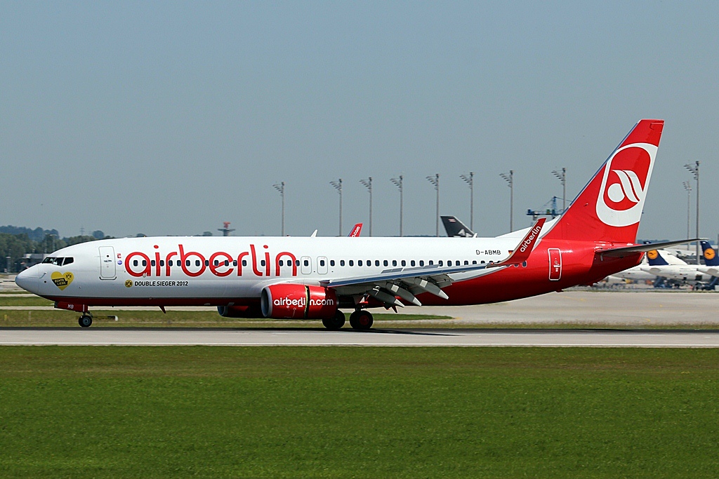 D-ABMB  Boeing 737-86J  Air Berlin.JPG