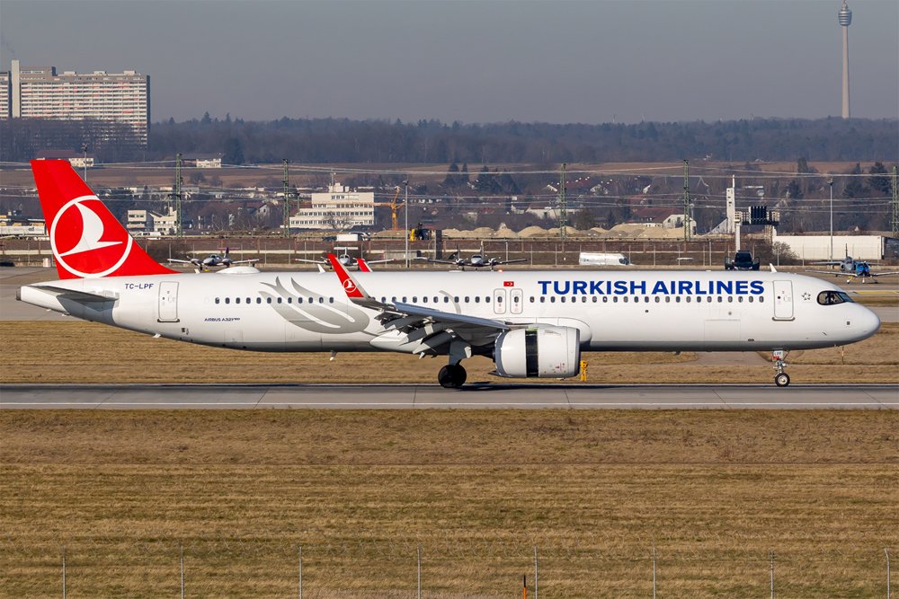 Turkish Airlines / TC-LPF / Airbus A321-271NX