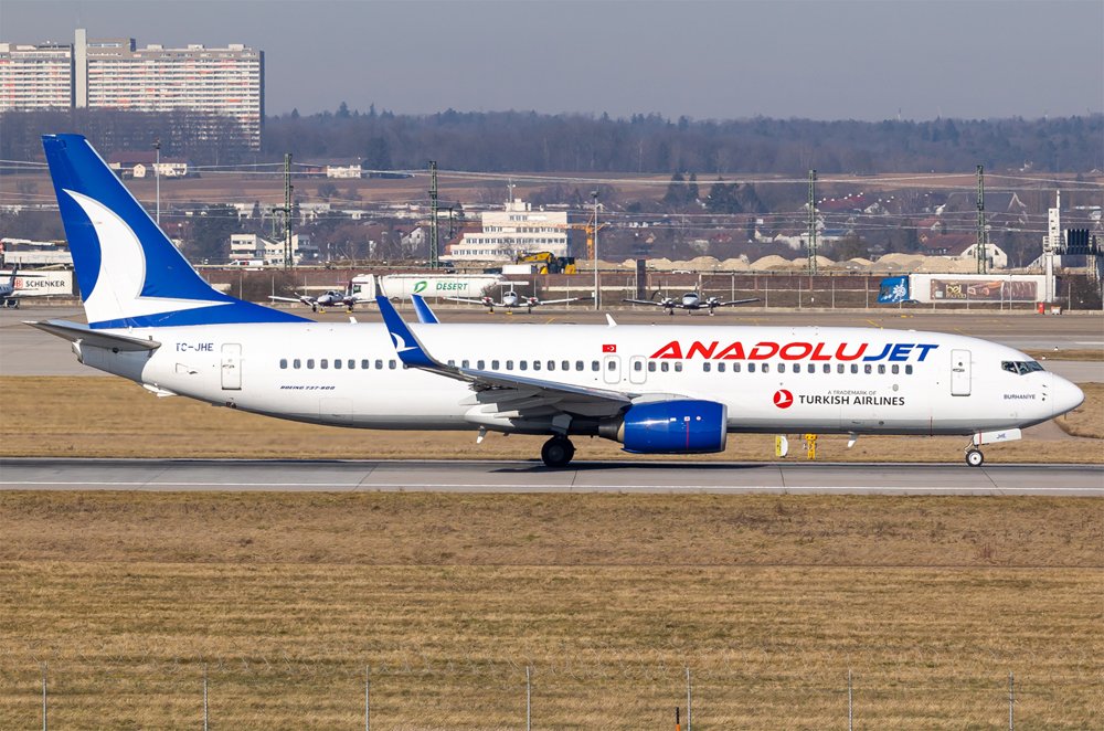 AnadoluJet / TC-JHE / Boeing 737-8F2