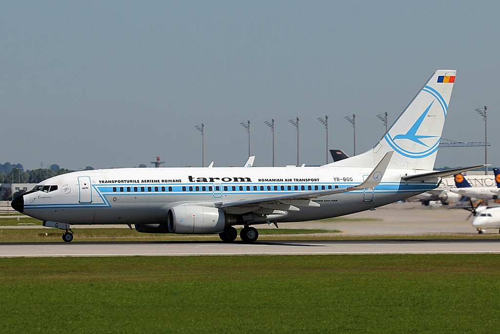 YR-BGG  Boeing 737-78J  Tarom - Romanian Air Transport.JPG