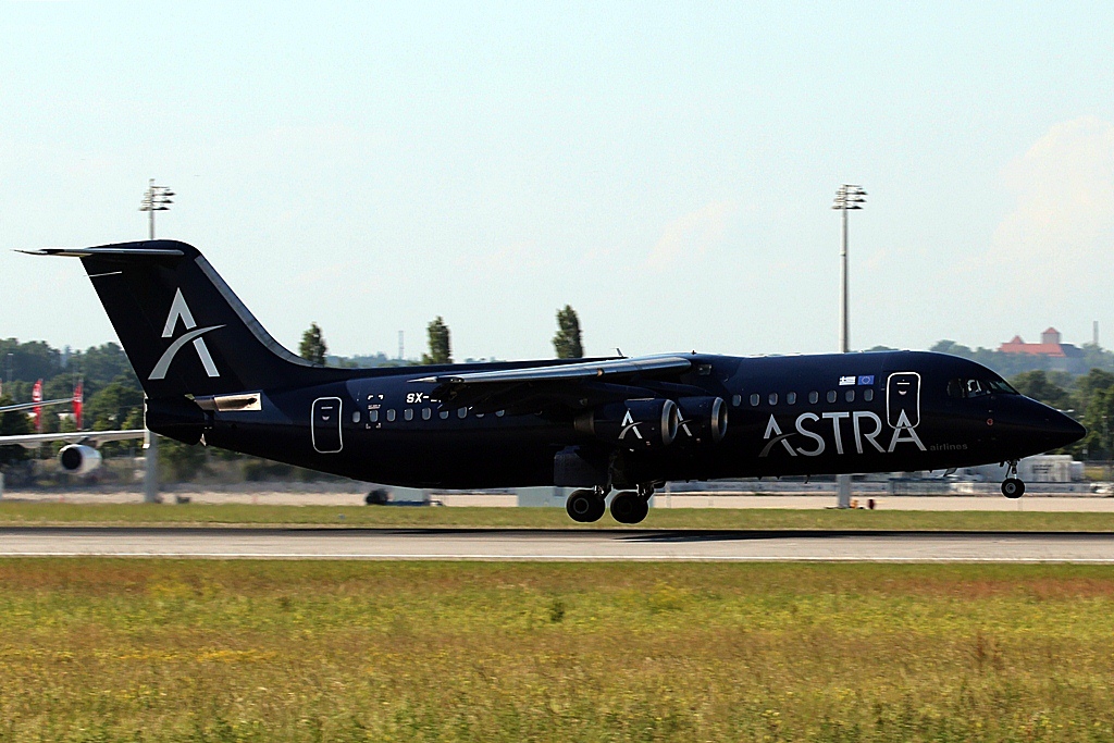 SX-DIZ  British Aerospace BAe 146-300  Astra Airlines.JPG
