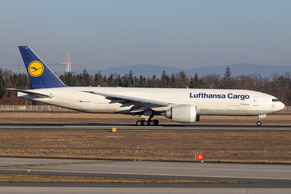 Lufthansa Cargo / D-ALFA / Boeing 777-FBT