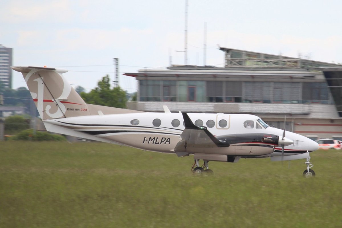 I-MLPA  Beech King Air B200      AElia
